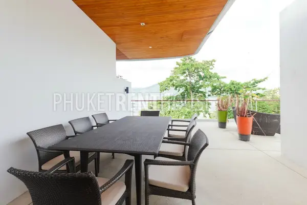PAT17542: Oceanfront Serviced Pool Villa in Secure Estate Overlooking Patong Bay. Photo #11