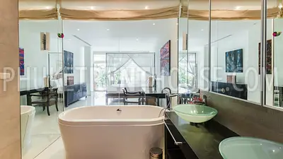 PAT17542: Oceanfront Serviced Pool Villa in Secure Estate Overlooking Patong Bay. Photo #27
