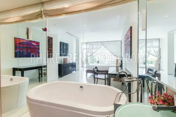 PAT17542: Oceanfront Serviced Pool Villa in Secure Estate Overlooking Patong Bay. Photo #28