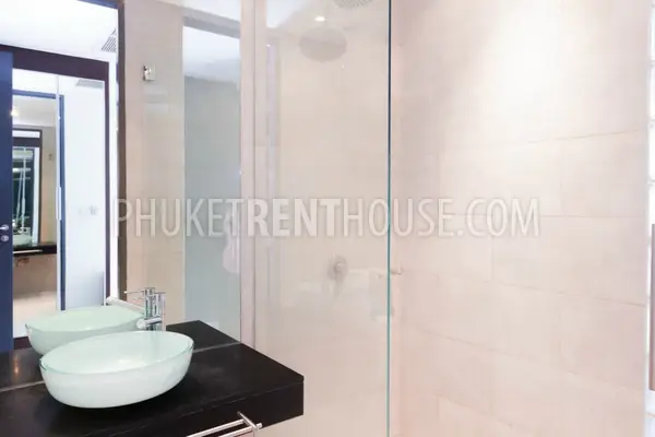 PAT17542: Oceanfront Serviced Pool Villa in Secure Estate Overlooking Patong Bay. Photo #20