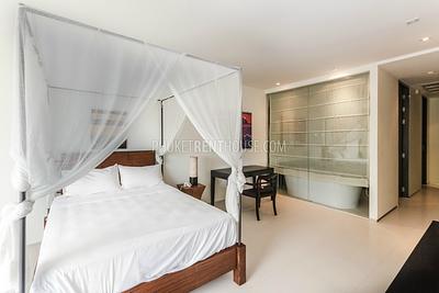 PAT17542: Oceanfront Serviced Pool Villa in Secure Estate Overlooking Patong Bay. Photo #21