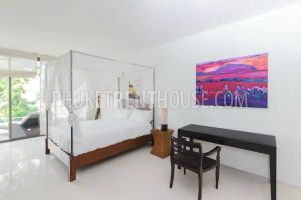 PAT17542: Oceanfront Serviced Pool Villa in Secure Estate Overlooking Patong Bay. Photo #23