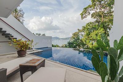 PAT17542: Oceanfront Serviced Pool Villa in Secure Estate Overlooking Patong Bay. Photo #34