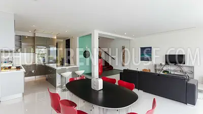 PAT17542: Oceanfront Serviced Pool Villa in Secure Estate Overlooking Patong Bay. Photo #38