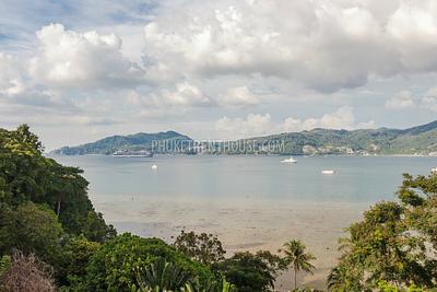 PAT17542: Oceanfront Serviced Pool Villa in Secure Estate Overlooking Patong Bay. Photo #33