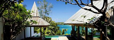 SUR17671: Four Bedroom Villa with Private Infiniti Pool Close to Surin Beach. Photo #6