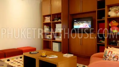 SUR17671: Four Bedroom Villa with Private Infiniti Pool Close to Surin Beach. Photo #7