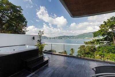 PAT17682: Ocean Front 3 Bedroom Private Pool Villa in Patong. Photo #11