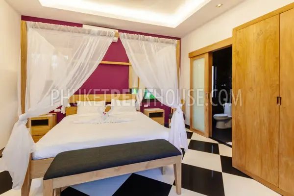 BAN17757: 4 Bedroom Private Pool Villa in 6 Kilometers from Bangtao Beach. Photo #9
