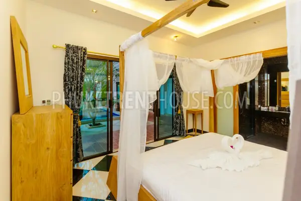 BAN17757: 4 Bedroom Private Pool Villa in 6 Kilometers from Bangtao Beach. Photo #10