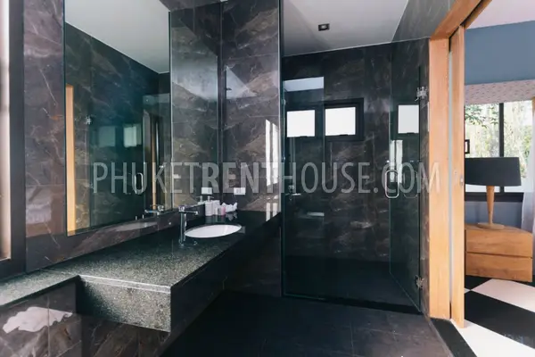 BAN17757: 4 Bedroom Private Pool Villa in 6 Kilometers from Bangtao Beach. Photo #29