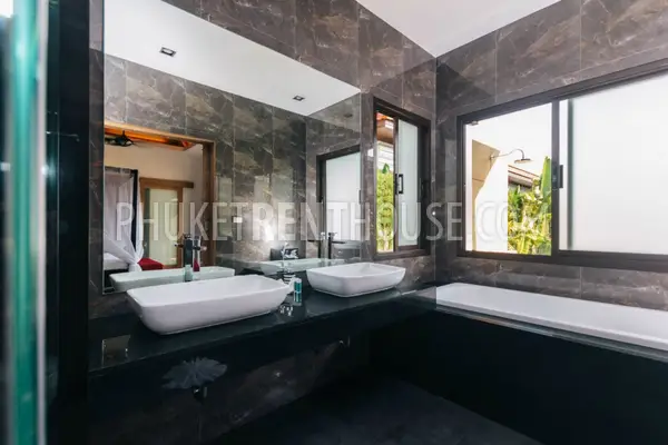 BAN17757: 4 Bedroom Private Pool Villa in 6 Kilometers from Bangtao Beach. Photo #26
