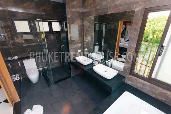 BAN17757: 4 Bedroom Private Pool Villa in 6 Kilometers from Bangtao Beach. Photo #27