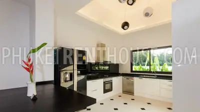 BAN17757: 4 Bedroom Private Pool Villa in 6 Kilometers from Bangtao Beach. Photo #42
