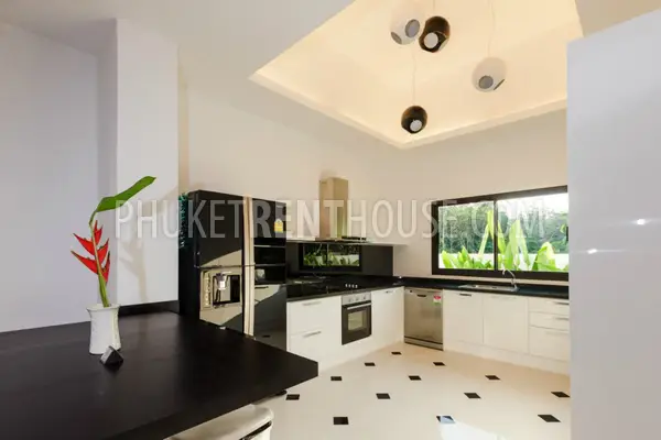 BAN17757: 4 Bedroom Private Pool Villa in 6 Kilometers from Bangtao Beach. Photo #42