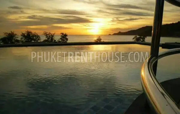 PAT17433: Beachfront Patong apartments with roooftop infinity pool and jacuzzi. Photo #2