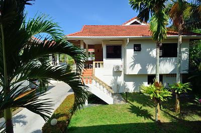 NAI17466: One Bedroom Apartment with Private Garden in Nai Harn. Photo #27