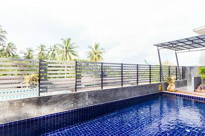 SUR17512: Pool Side Deluxe Suite in Secured Complex Walk Distance to Surin Beach. Photo #9