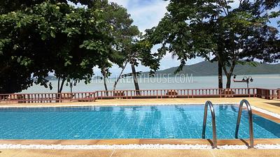 CHA18193: 3 bedrooms with private beach and swimming pool.. Фото #1
