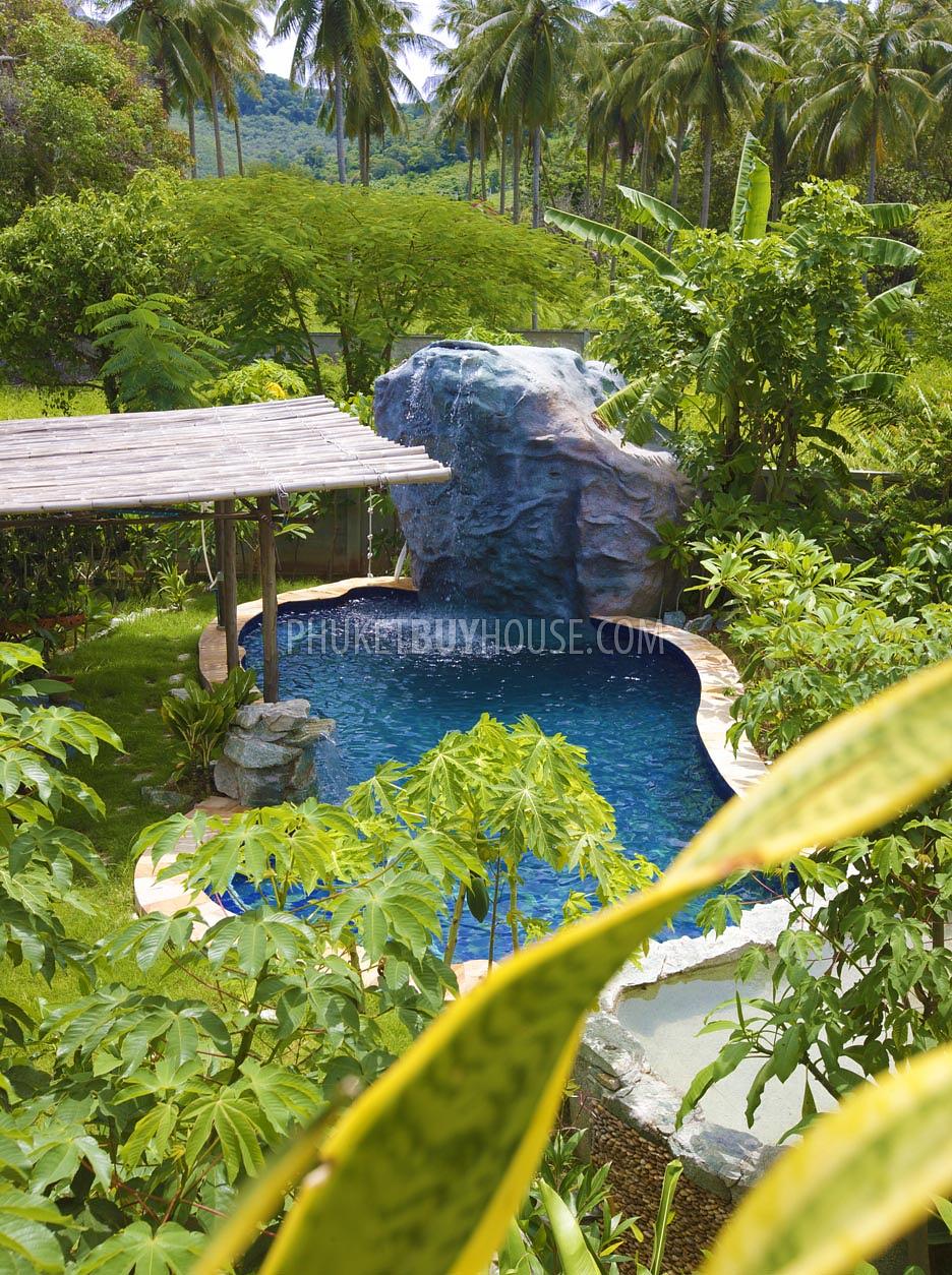RAW3176: Bali style pool Villa in natural setting with Great views. Photo #6
