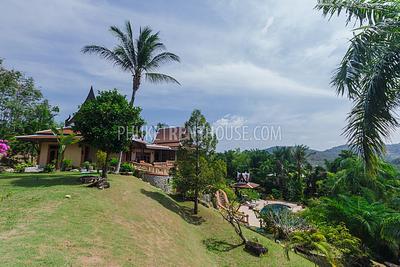 LAY17789: 4 bedrooms Villa with large Garden overlooking the beach. Photo #3