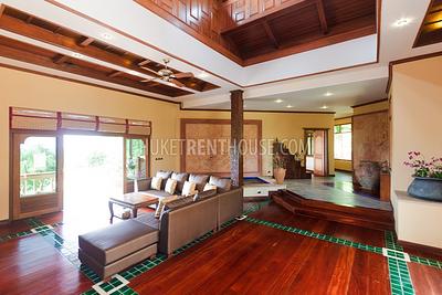 LAY17789: 4 bedrooms Villa with large Garden overlooking the beach. Photo #8