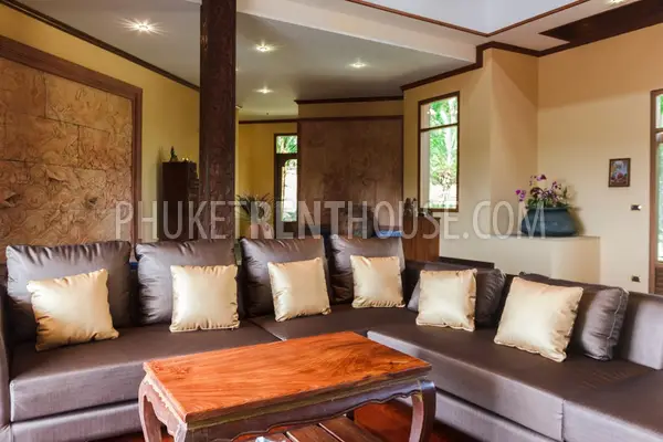 LAY17789: 4 bedrooms Villa with large Garden overlooking the beach. Photo #10
