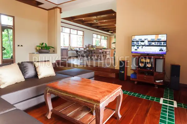 LAY17789: 4 bedrooms Villa with large Garden overlooking the beach. Photo #11
