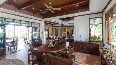 LAY17789: 4 bedrooms Villa with large Garden overlooking the beach. Photo #12