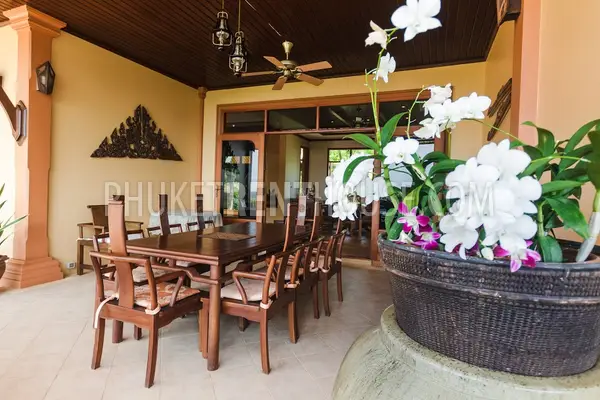 LAY17789: 4 bedrooms Villa with large Garden overlooking the beach. Photo #13