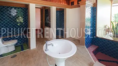LAY17789: 4 bedrooms Villa with large Garden overlooking the beach. Photo #4