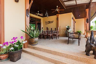 LAY17789: 4 bedrooms Villa with large Garden overlooking the beach. Photo #7