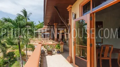 LAY17789: 4 bedrooms Villa with large Garden overlooking the beach. Photo #18