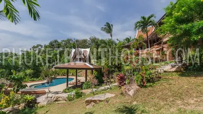 LAY17789: 4 bedrooms Villa with large Garden overlooking the beach. Photo #22