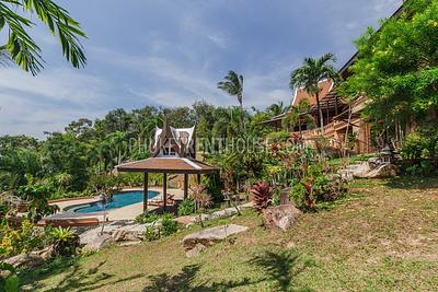 LAY17789: 4 bedrooms Villa with large Garden overlooking the beach. Photo #22