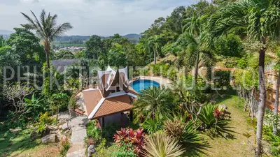 LAY17789: 4 bedrooms Villa with large Garden overlooking the beach. Photo #23
