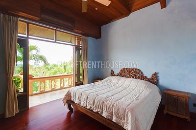 LAY17789: 4 bedrooms Villa with large Garden overlooking the beach. Photo #15