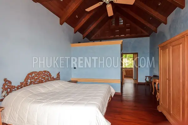 LAY17789: 4 bedrooms Villa with large Garden overlooking the beach. Photo #16