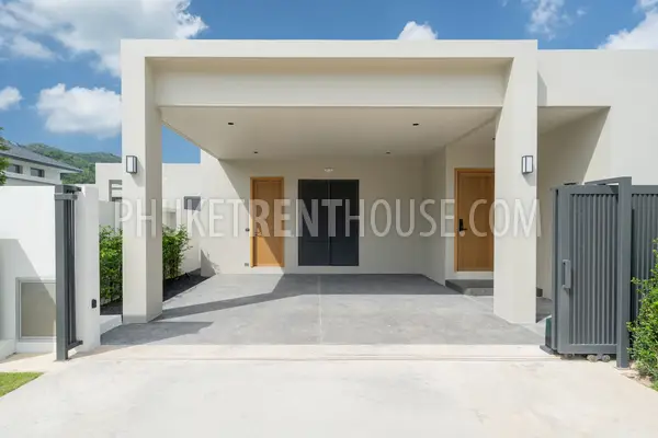 BAN23001: Tropical 4-Bedroom Pool Villa for Rent in a Quiet Residential Area of Bang Tao, Phuket. Photo #14