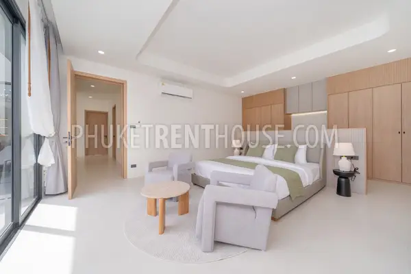 BAN23001: Tropical 4-Bedroom Pool Villa for Rent in a Quiet Residential Area of Bang Tao, Phuket. Photo #4