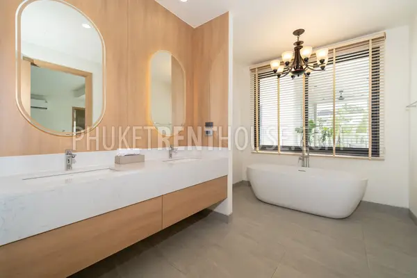 BAN23001: Tropical 4-Bedroom Pool Villa for Rent in a Quiet Residential Area of Bang Tao, Phuket. Photo #16