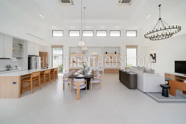 BAN23001: Tropical 4-Bedroom Pool Villa for Rent in a Quiet Residential Area of Bang Tao, Phuket. Photo #9