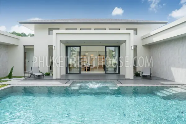 BAN23001: Tropical 4-Bedroom Pool Villa for Rent in a Quiet Residential Area of Bang Tao, Phuket. Photo #2