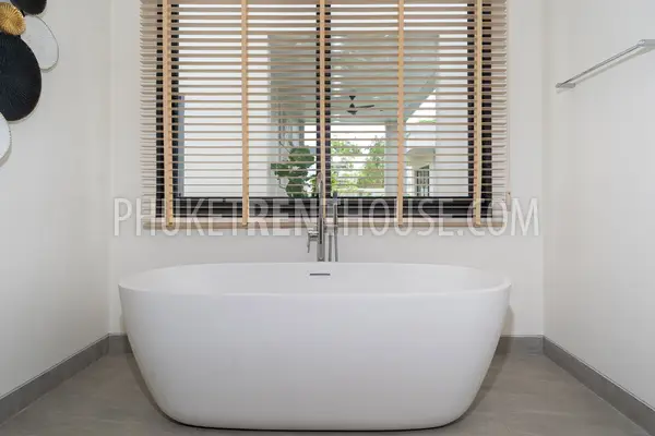 BAN23001: Tropical 4-Bedroom Pool Villa for Rent in a Quiet Residential Area of Bang Tao, Phuket. Photo #21