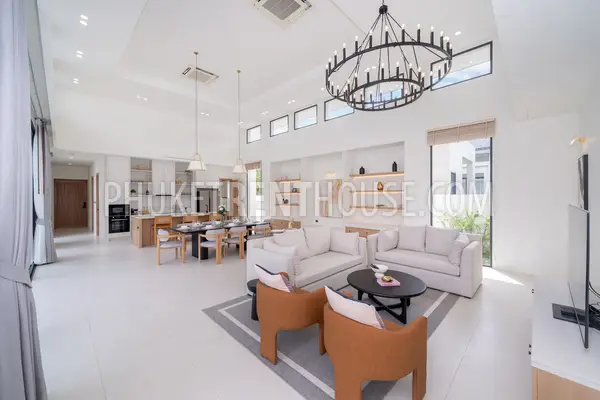 BAN23001: Tropical 4-Bedroom Pool Villa for Rent in a Quiet Residential Area of Bang Tao, Phuket. Photo #3