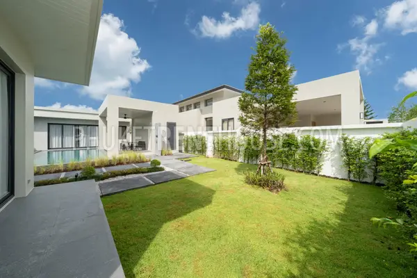 BAN23001: Tropical 4-Bedroom Pool Villa for Rent in a Quiet Residential Area of Bang Tao, Phuket. Photo #72