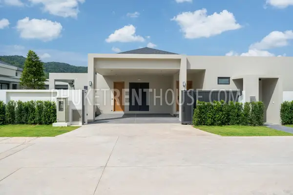 BAN23001: Tropical 4-Bedroom Pool Villa for Rent in a Quiet Residential Area of Bang Tao, Phuket. Photo #55