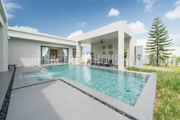 BAN23001: Tropical 4-Bedroom Pool Villa for Rent in a Quiet Residential Area of Bang Tao, Phuket. Photo #64