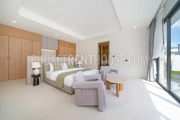 BAN23001: Tropical 4-Bedroom Pool Villa for Rent in a Quiet Residential Area of Bang Tao, Phuket. Photo #39