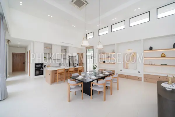 BAN23001: Tropical 4-Bedroom Pool Villa for Rent in a Quiet Residential Area of Bang Tao, Phuket. Photo #42
